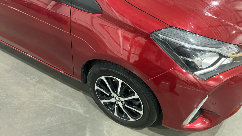 Toyota Yaris 1.5 VVT-i Icon Tech 5dr CVT Petrol Hatchback